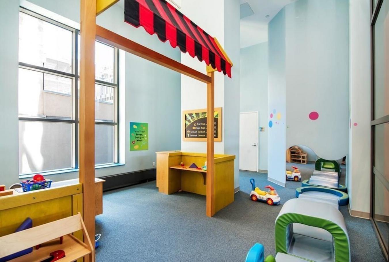 New York, New York, 10023, United States, 1 Bedroom Bedrooms, ,1 BathroomBathrooms,Residential,For Sale,2032833