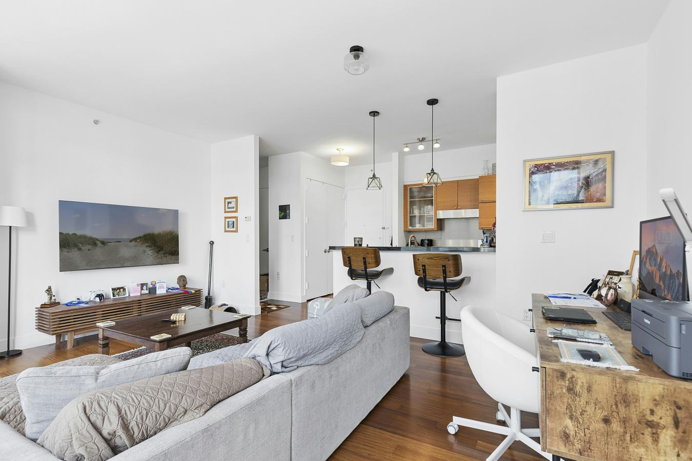 New York, New York, 10023, United States, 1 Bedroom Bedrooms, ,1 BathroomBathrooms,Residential,For Sale,2032833