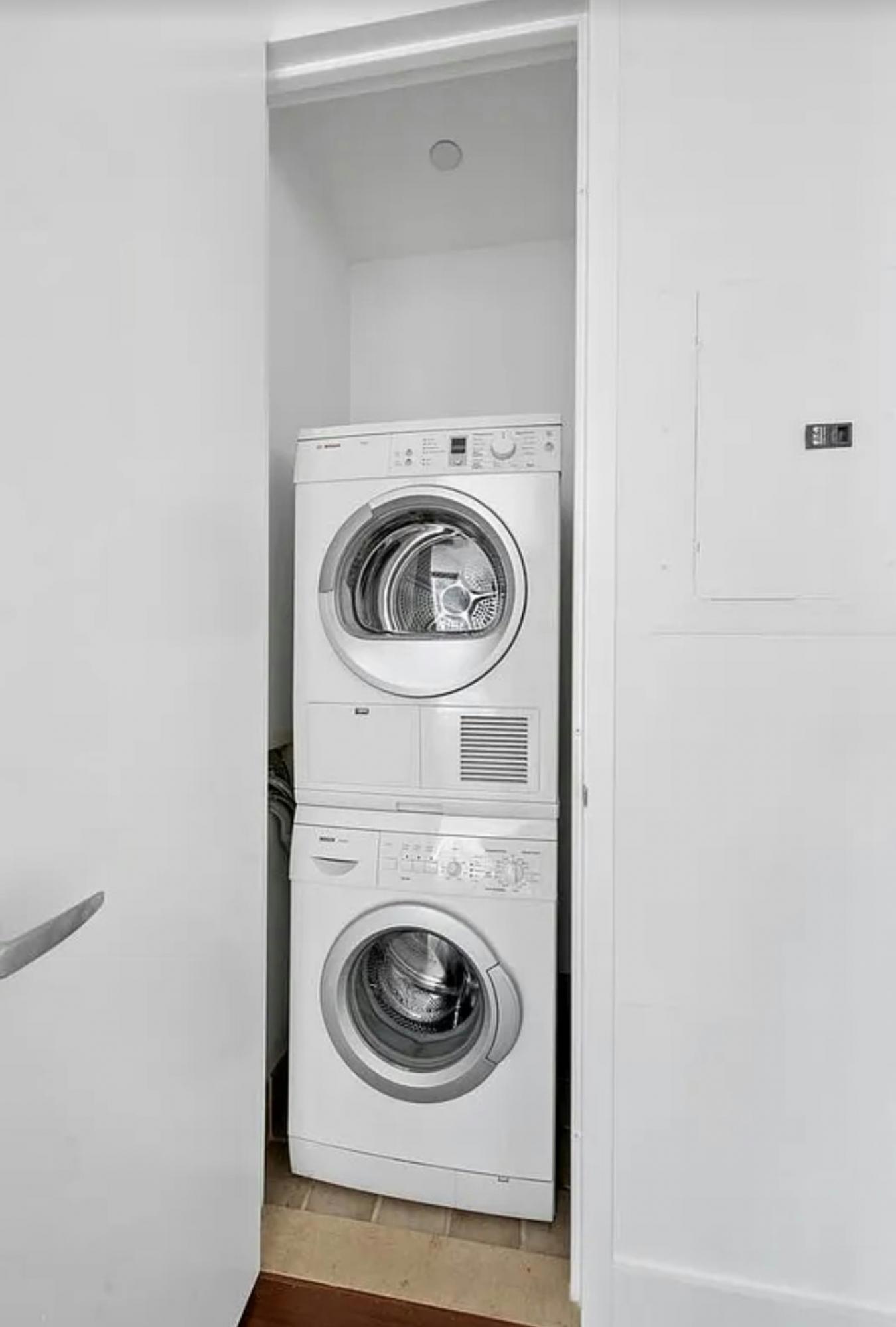 New York, New York, 10023, United States, 1 Bedroom Bedrooms, ,1 BathroomBathrooms,Residential,For Sale,2032833