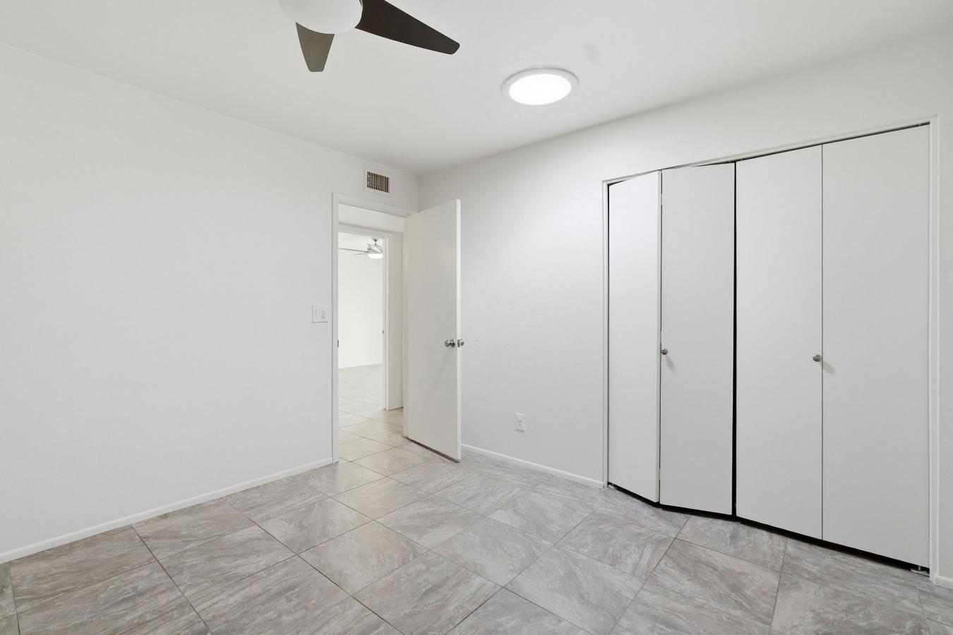 *SELLER OFFERING A $2000 CREDIT TO BUYER AT CLOSING* Rare end-unit, si – image 13