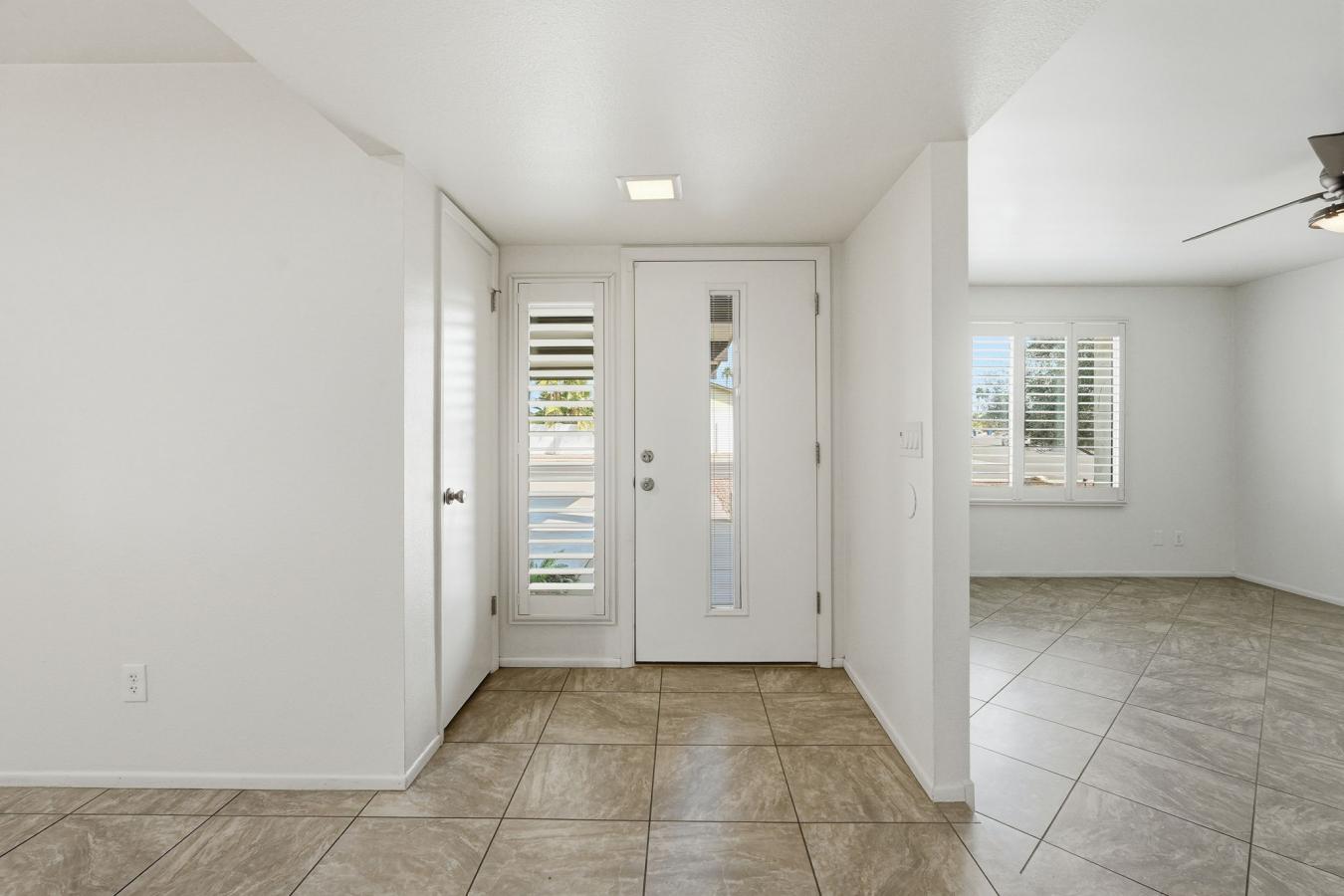 *SELLER OFFERING A $2000 CREDIT TO BUYER AT CLOSING* Rare end-unit, si – image 3