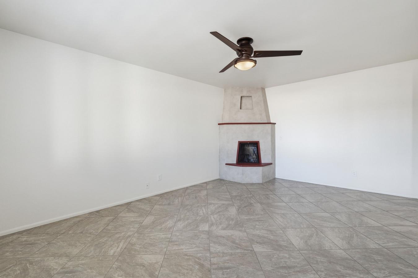 *SELLER OFFERING A $2000 CREDIT TO BUYER AT CLOSING* Rare end-unit, si – image 8
