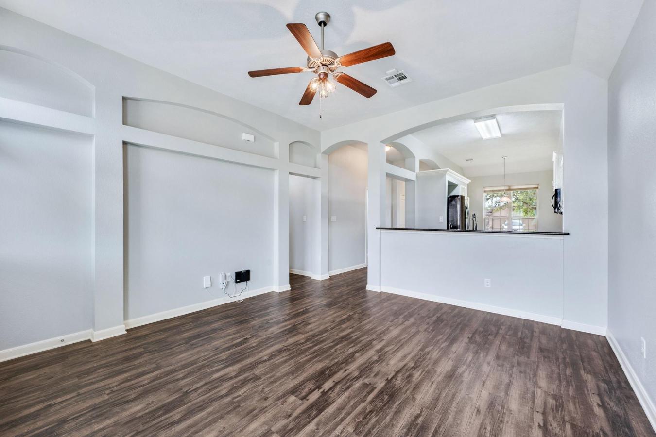 Super cute, move-in-ready 3-bedroom, 2-bath home in South College Stat – image 8