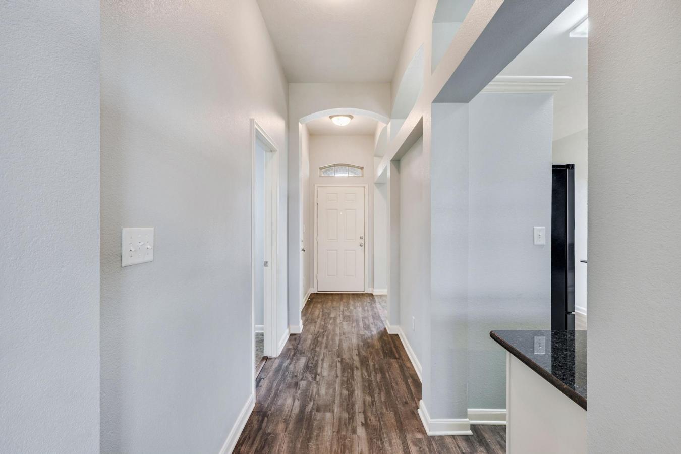 Super cute, move-in-ready 3-bedroom, 2-bath home in South College Stat – image 9