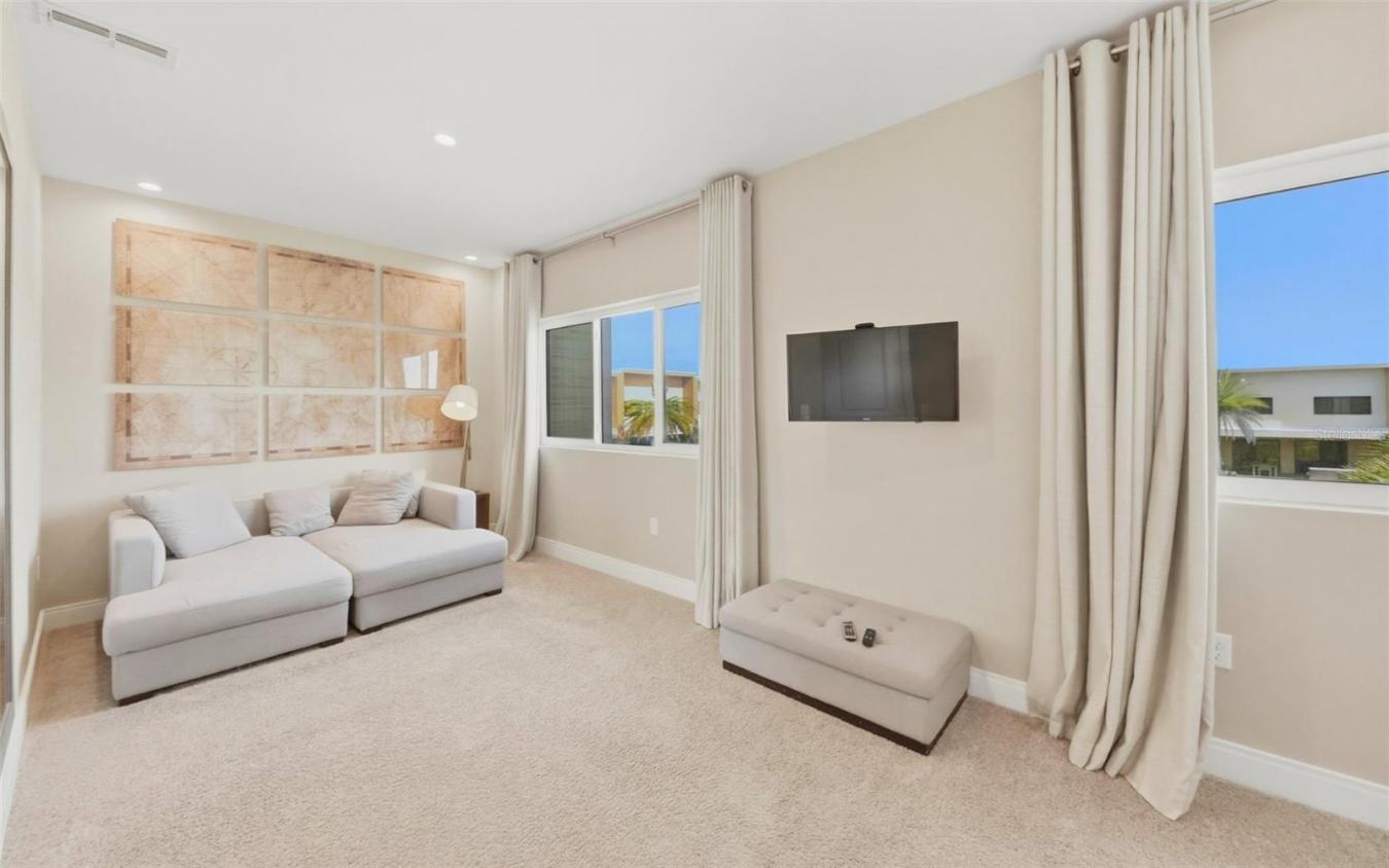 Welcome to an exceptional opportunity in the highly sought-after Magic – image 15