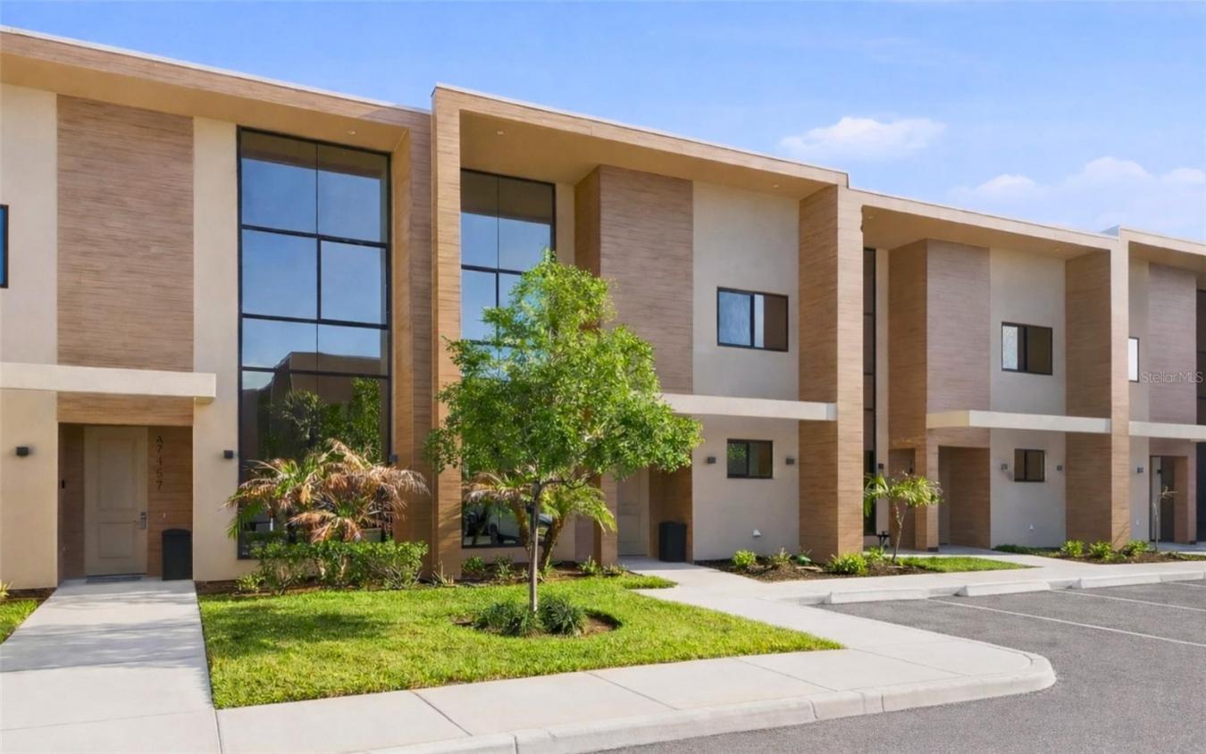 Welcome to an exceptional opportunity in the highly sought-after Magic – image 2