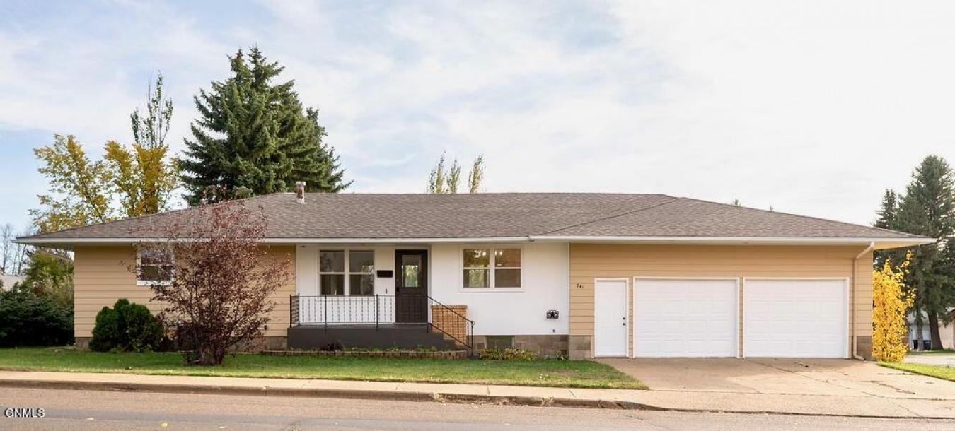 Fresh, Refined, and Ready to Welcome You Home! Thoughtfully updated an – image 1