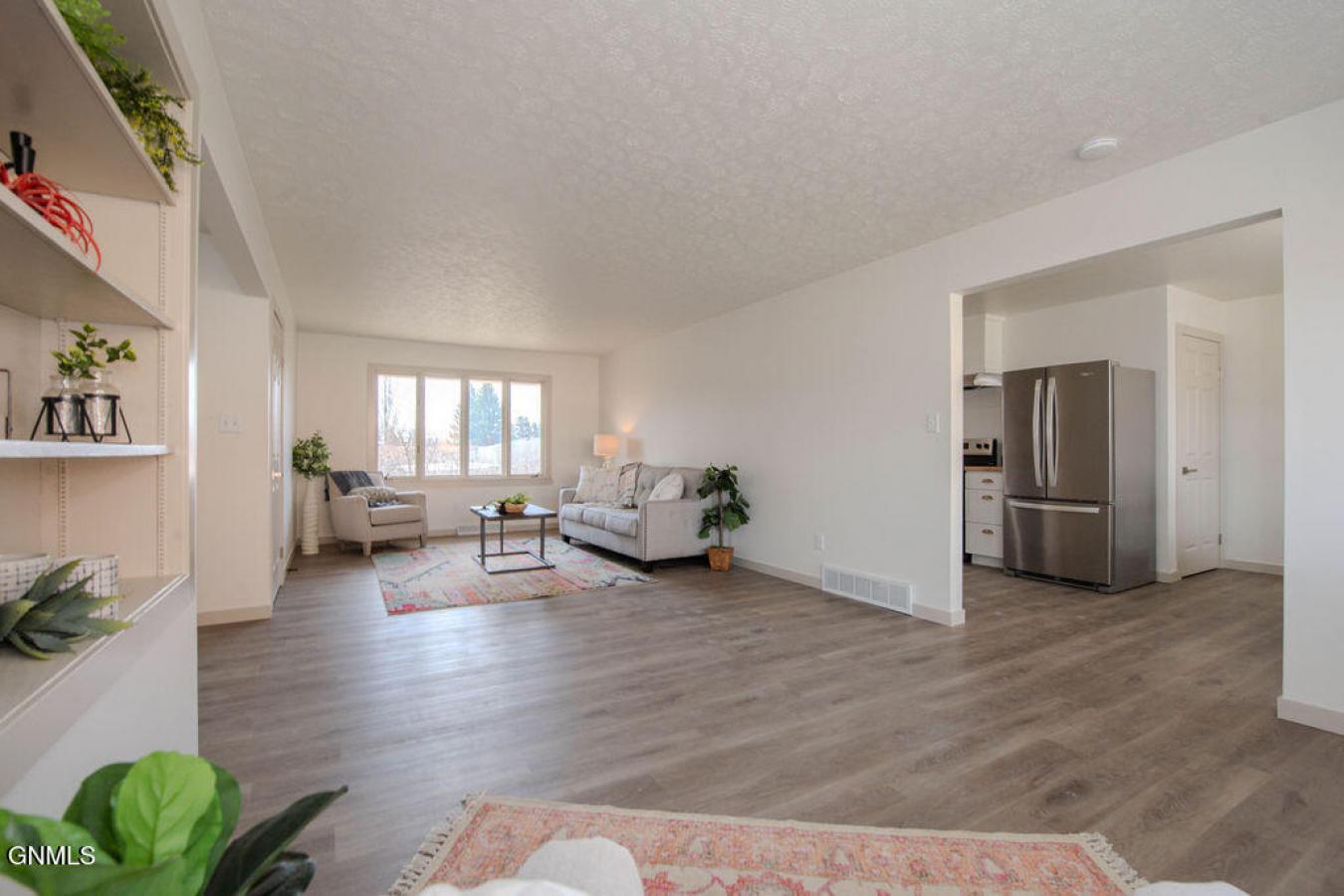 Fresh, Refined, and Ready to Welcome You Home! Thoughtfully updated an – image 9