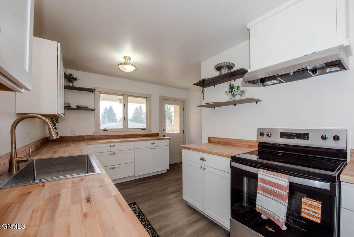Fresh, Refined, and Ready to Welcome You Home! Thoughtfully updated an – image 17