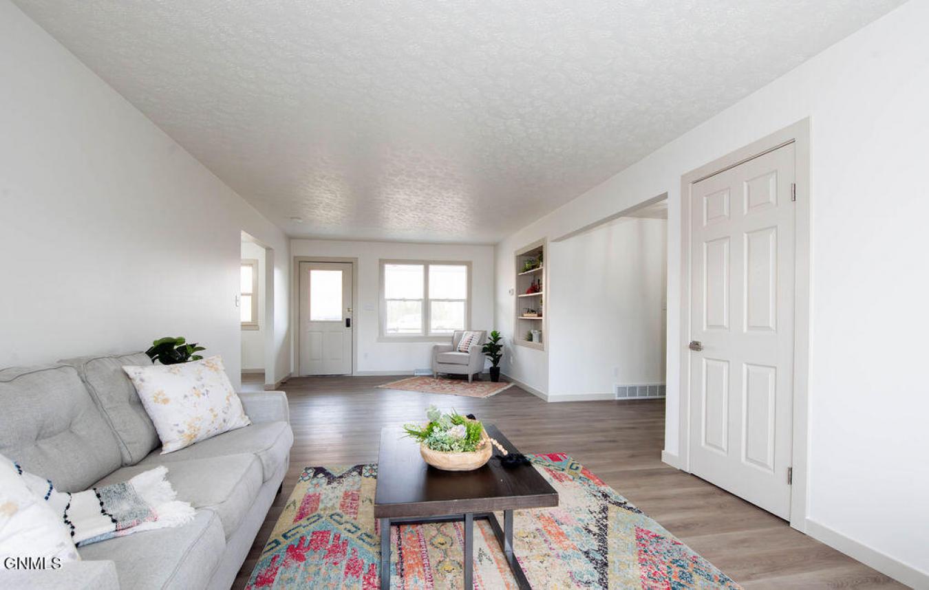 Fresh, Refined, and Ready to Welcome You Home! Thoughtfully updated an – image 6