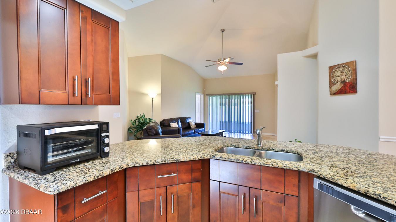 You will not find a better 4-bedroom home with an oversized garage at – image 7