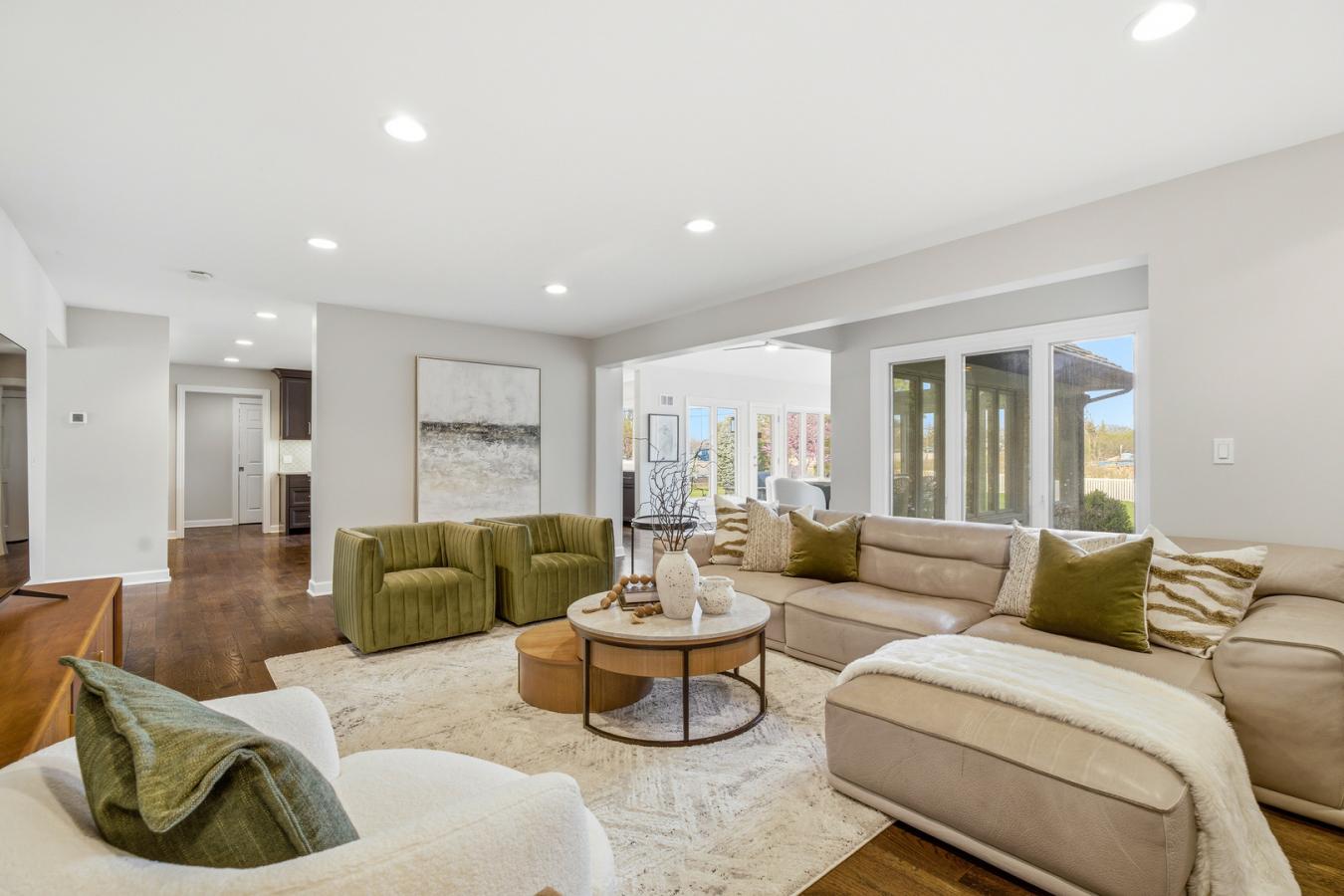 Hinsdale, Cook, 60521, United States, 6 Bedrooms Bedrooms, ,5 BathroomsBathrooms,Residential,For Sale,2038916