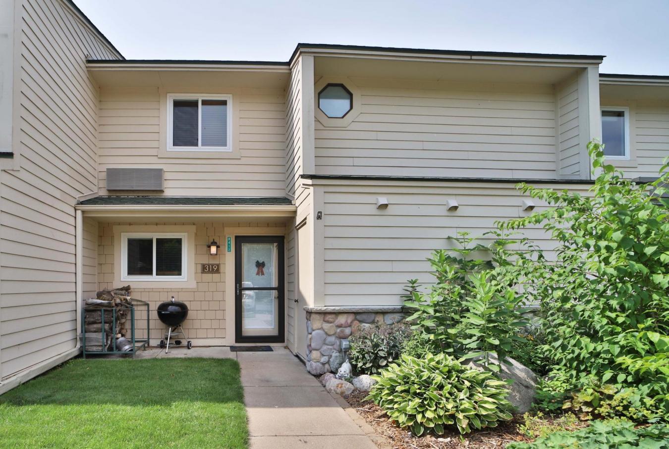Two-bedroom, three-bathroom townhome at Izatys Resort on Mille Lacs La – image 1