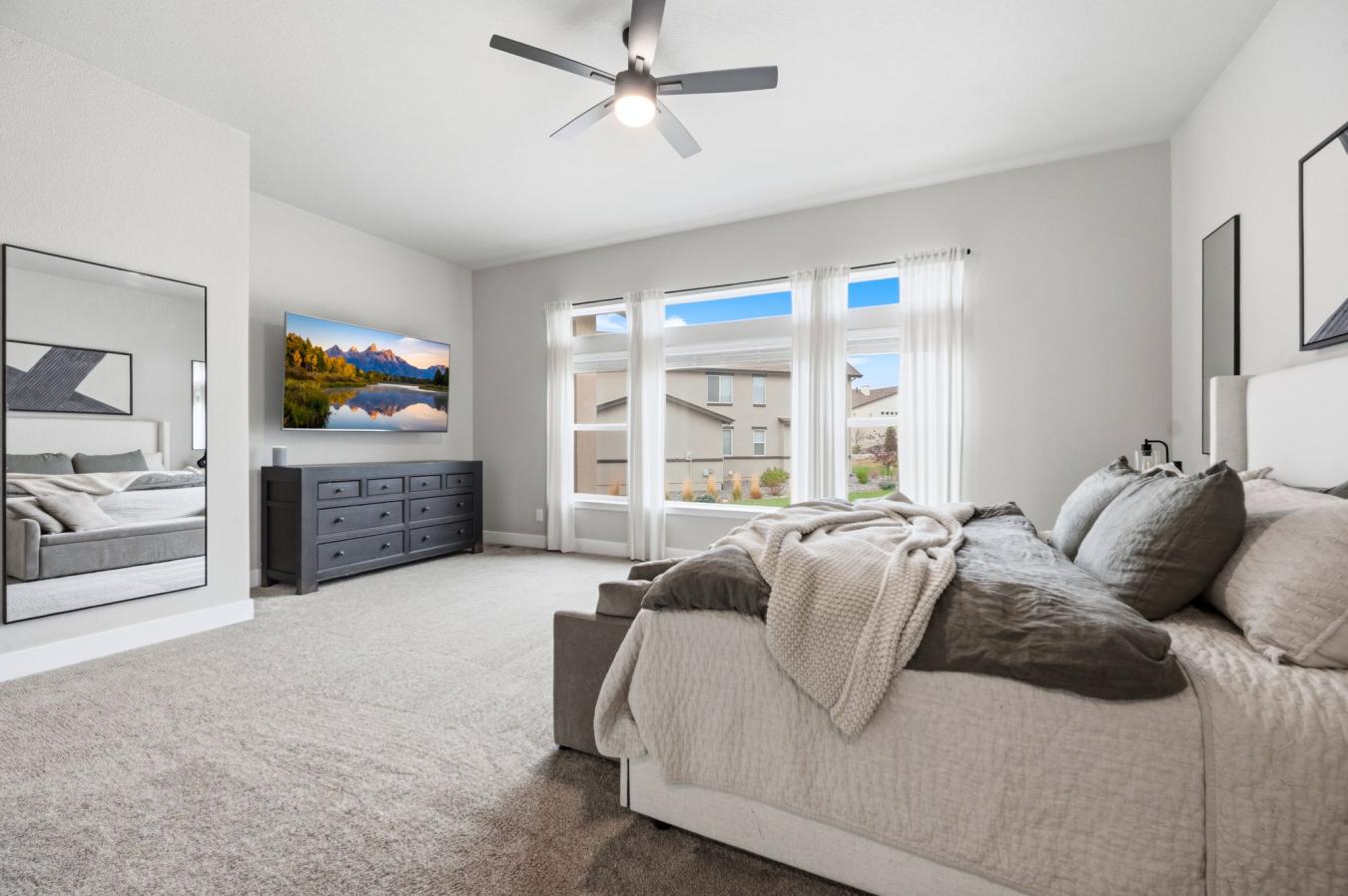 Colorado Springs, El Paso, 80921, United States, 5 Bedrooms Bedrooms, ,4 BathroomsBathrooms,Residential,For Sale,2040972