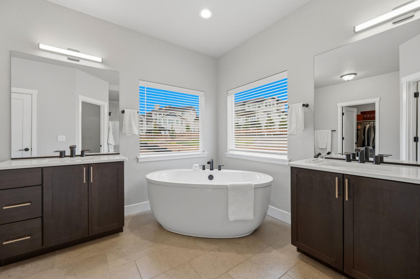 Colorado Springs, El Paso, 80921, United States, 5 Bedrooms Bedrooms, ,4 BathroomsBathrooms,Residential,For Sale,2040972