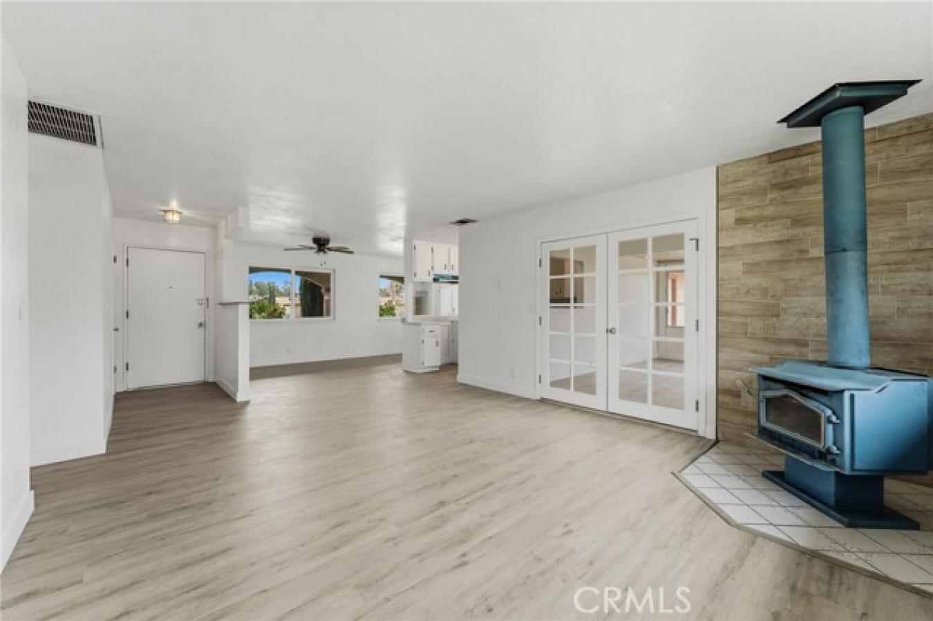 Move-in-ready single-story home on nearly acre with 3 bedrooms, 3 bat – image 13