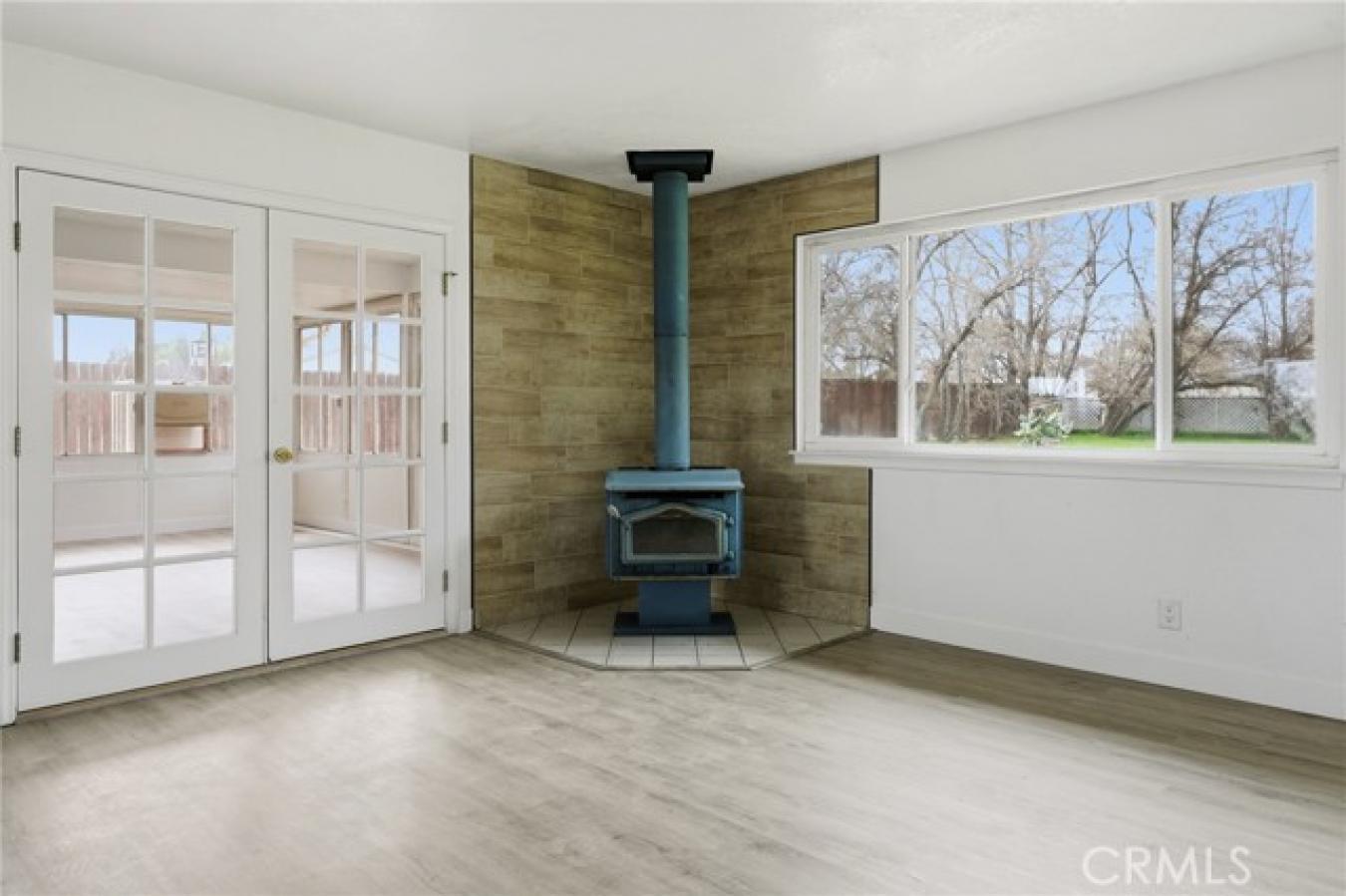 Move-in-ready single-story home on nearly acre with 3 bedrooms, 3 bat – image 14