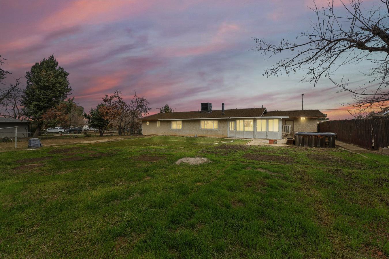 Move-in-ready single-story home on nearly acre with 3 bedrooms, 3 bat – image 2