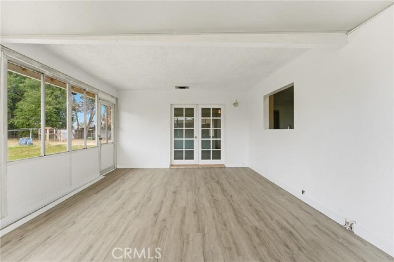 Move-in-ready single-story home on nearly acre with 3 bedrooms, 3 bat – image 17