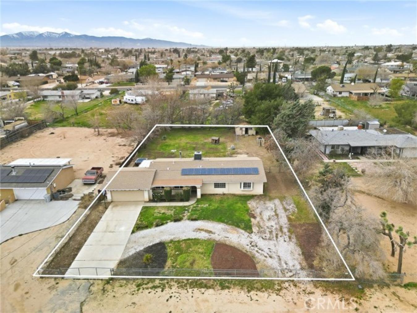Move-in-ready single-story home on nearly acre with 3 bedrooms, 3 bat – image 20