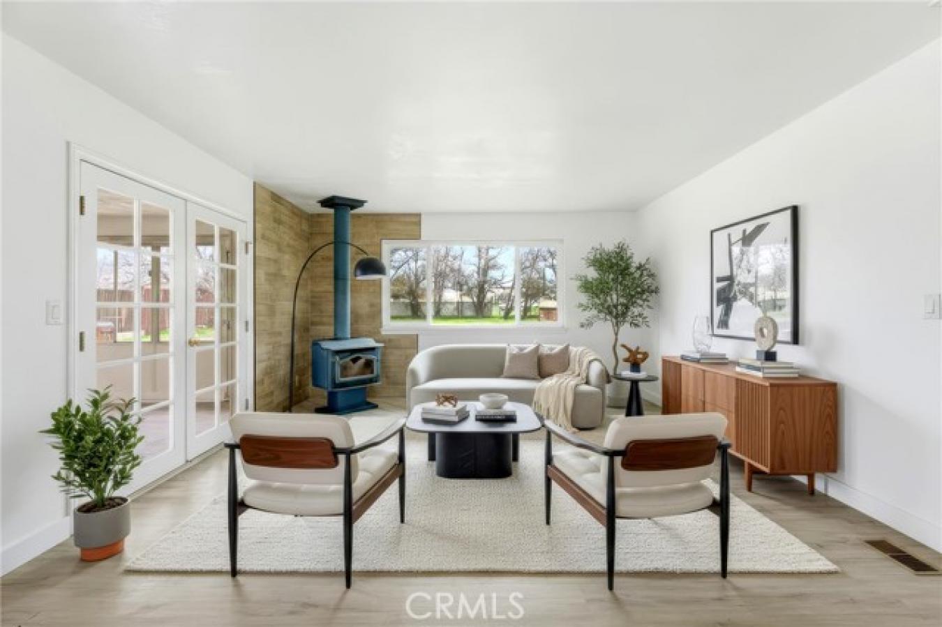 Move-in-ready single-story home on nearly acre with 3 bedrooms, 3 bat – image 3
