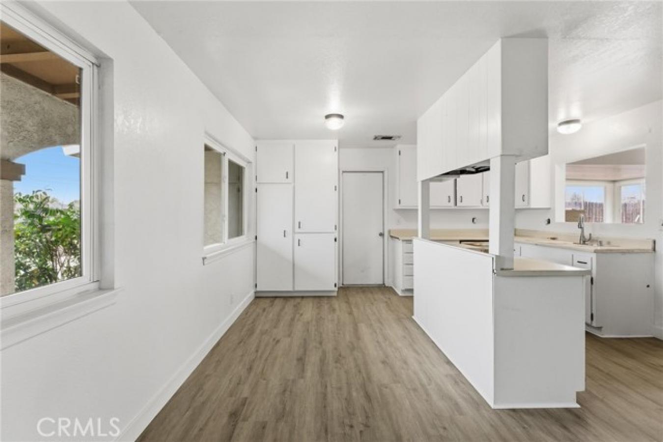 Move-in-ready single-story home on nearly acre with 3 bedrooms, 3 bat – image 5