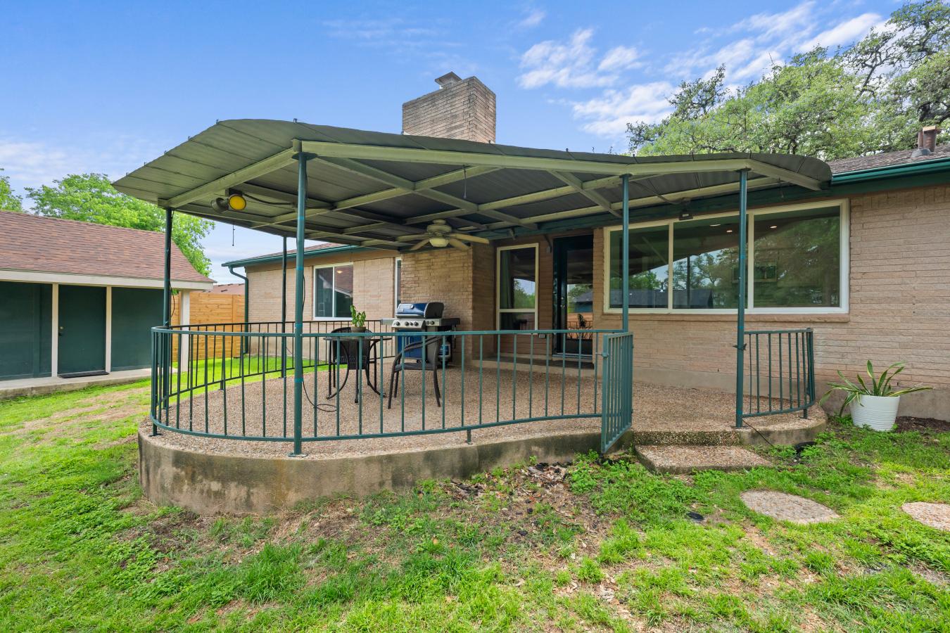 A rare opportunity for space, flexibility, and privacy in Northeast Au – image 14