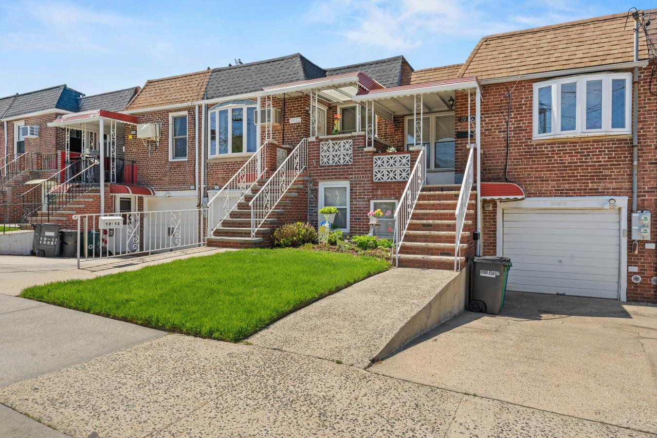 Whitestone, New York, 11357, United States, 3 Bedrooms Bedrooms, ,2 BathroomsBathrooms,Residential,For Sale,2040885