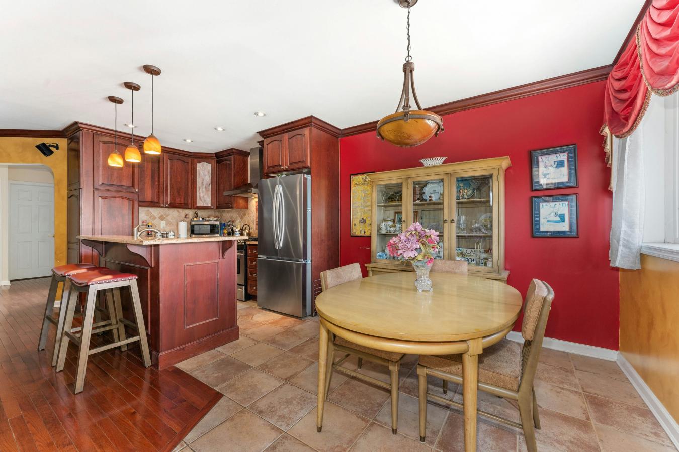Whitestone, New York, 11357, United States, 3 Bedrooms Bedrooms, ,2 BathroomsBathrooms,Residential,For Sale,2040885