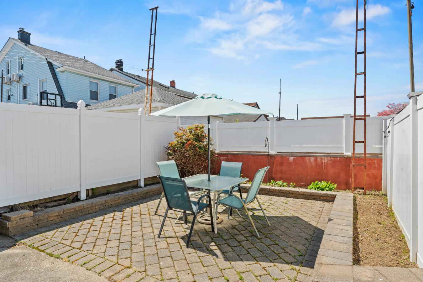 Whitestone, New York, 11357, United States, 3 Bedrooms Bedrooms, ,2 BathroomsBathrooms,Residential,For Sale,2040885