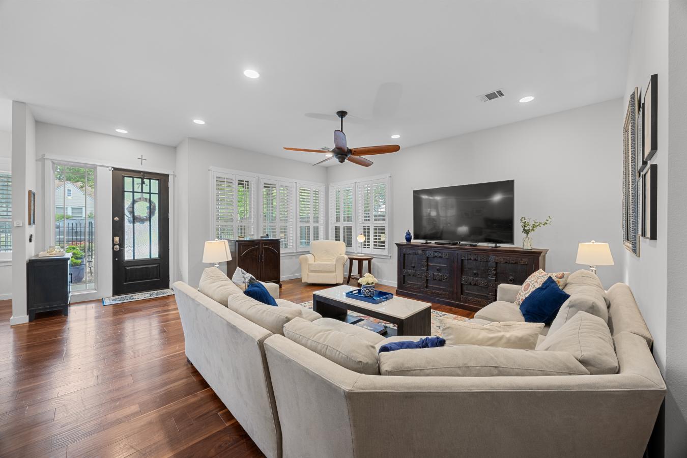 Austin, Travis, 78751, United States, 4 Bedrooms Bedrooms, ,2 BathroomsBathrooms,Residential,For Sale,2040896