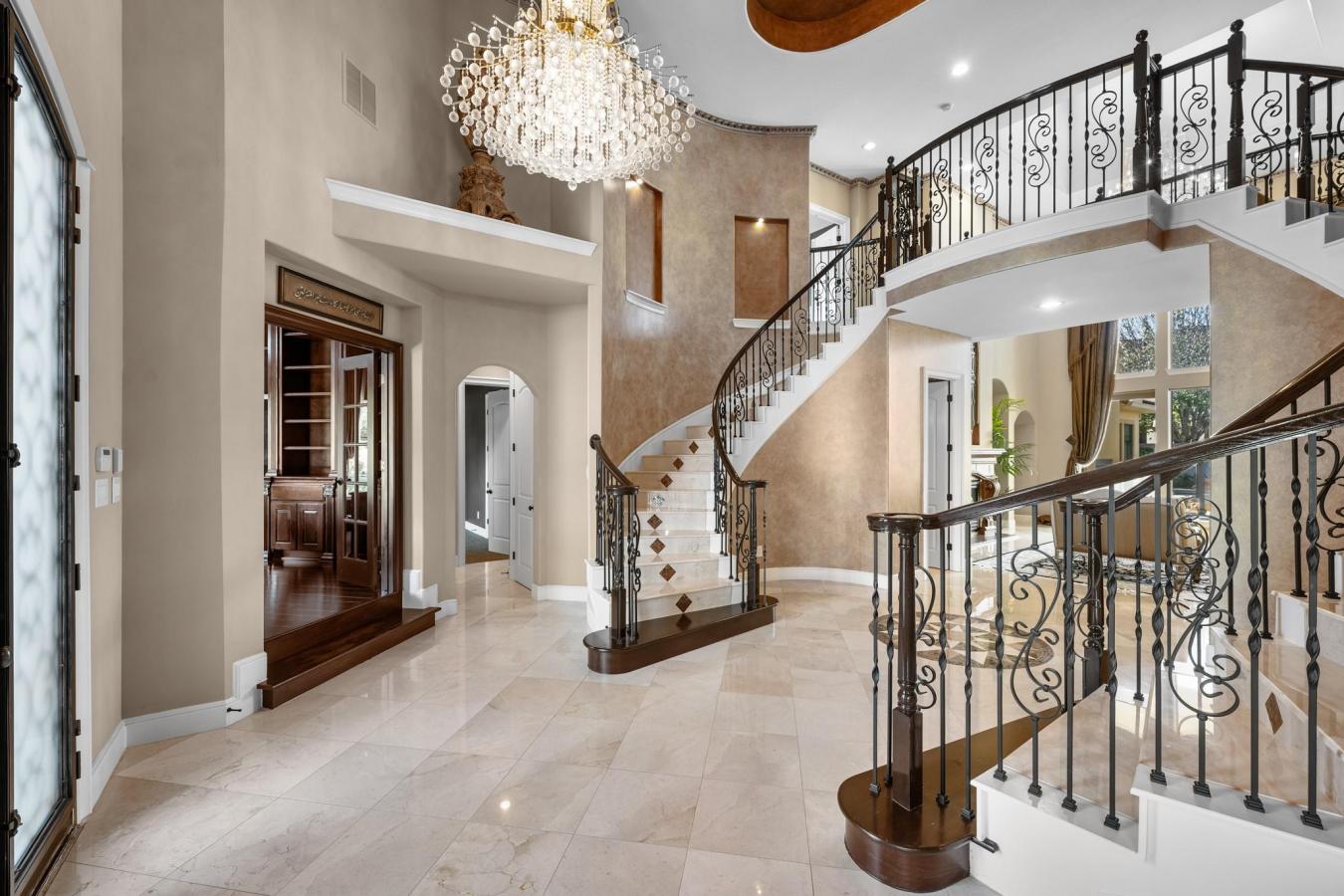 Luxury Mediterranean Estate located in the Village of Creekside Park & – image 7