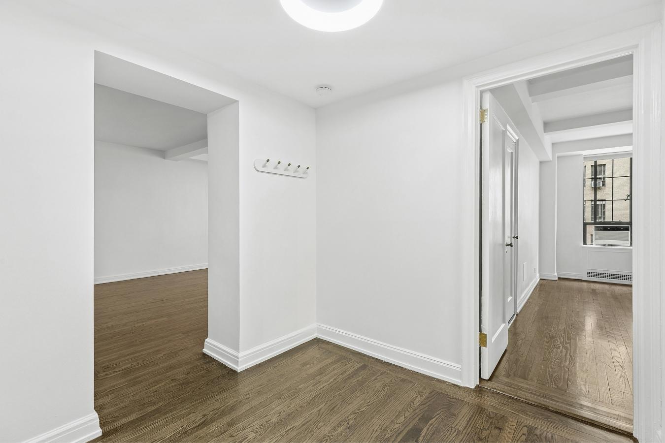 New York, New York, 10019, United States, 1 Bedroom Bedrooms, ,1 BathroomBathrooms,Residential,For Sale,2040834