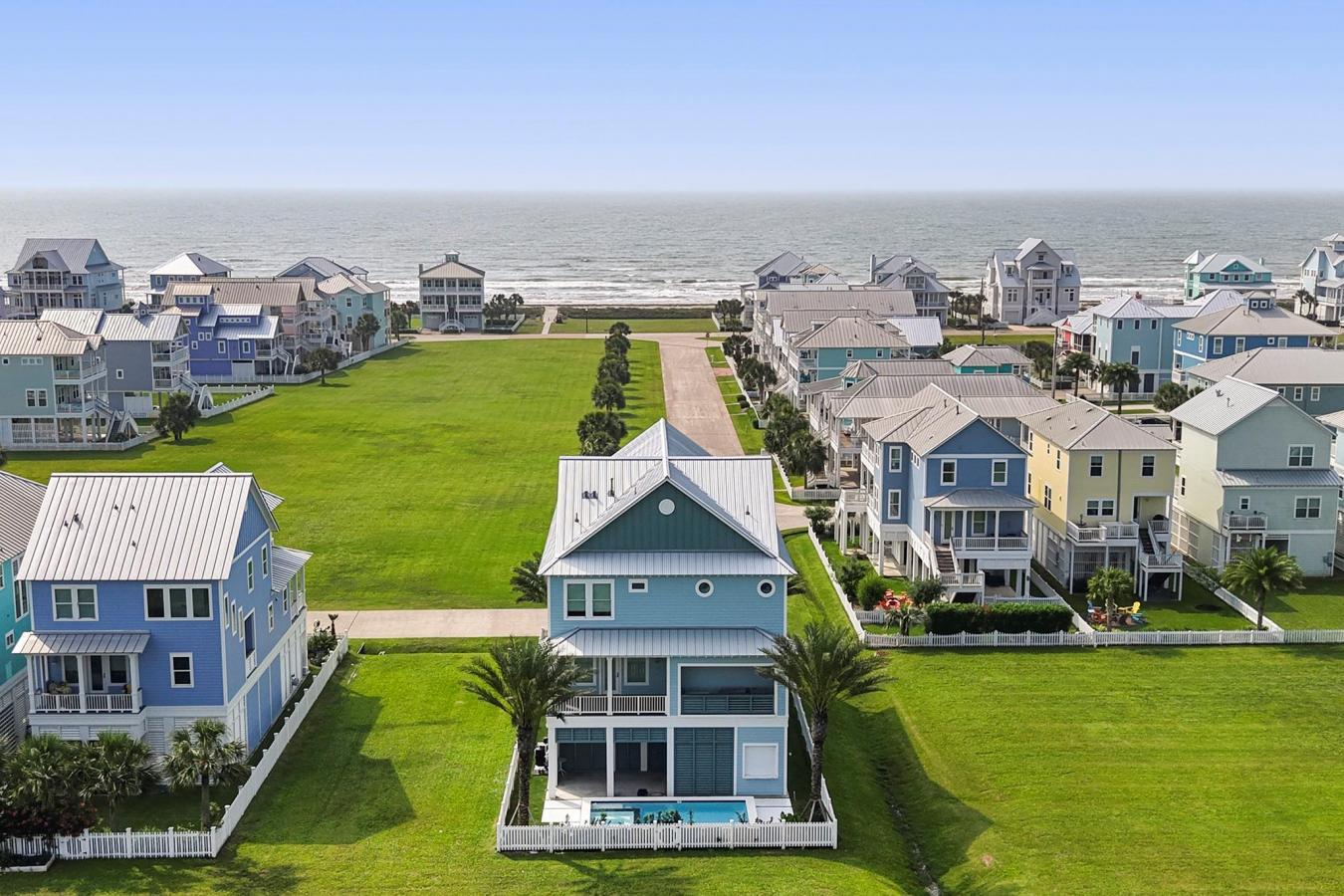 Galveston, Galveston, 77554, United States, 5 Bedrooms Bedrooms, ,4 BathroomsBathrooms,Residential,For Sale,2040814