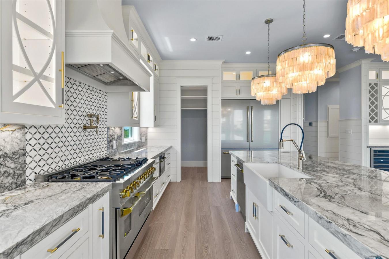 Galveston, Galveston, 77554, United States, 5 Bedrooms Bedrooms, ,4 BathroomsBathrooms,Residential,For Sale,2040814