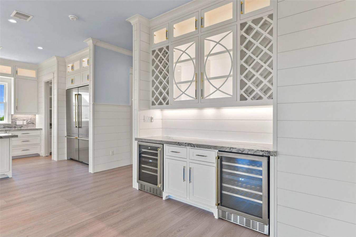 Galveston, Galveston, 77554, United States, 5 Bedrooms Bedrooms, ,4 BathroomsBathrooms,Residential,For Sale,2040814