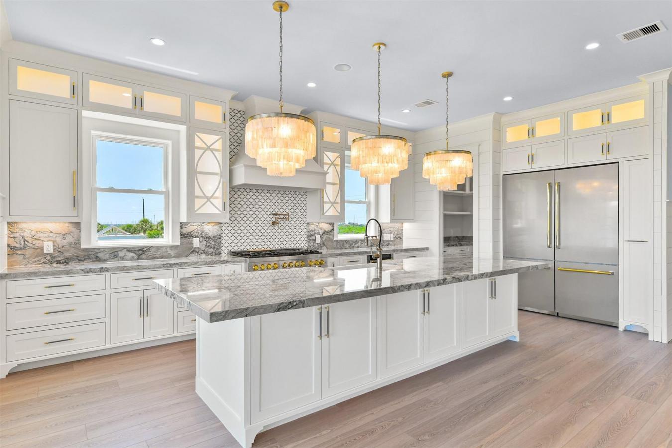 Galveston, Galveston, 77554, United States, 5 Bedrooms Bedrooms, ,4 BathroomsBathrooms,Residential,For Sale,2040814