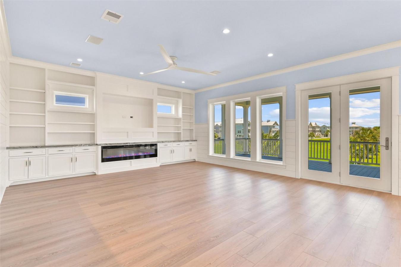 Galveston, Galveston, 77554, United States, 5 Bedrooms Bedrooms, ,4 BathroomsBathrooms,Residential,For Sale,2040814