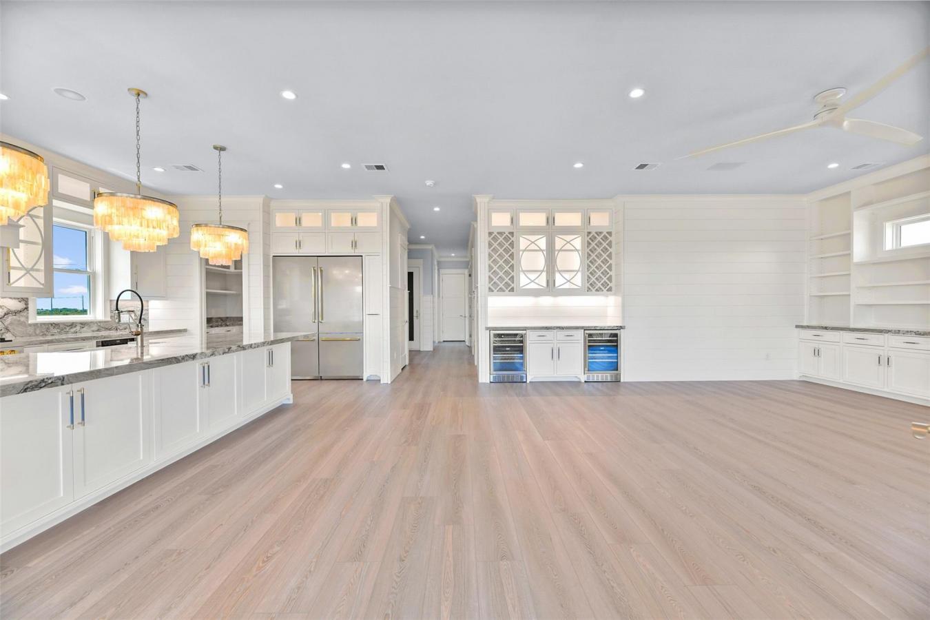 Galveston, Galveston, 77554, United States, 5 Bedrooms Bedrooms, ,4 BathroomsBathrooms,Residential,For Sale,2040814