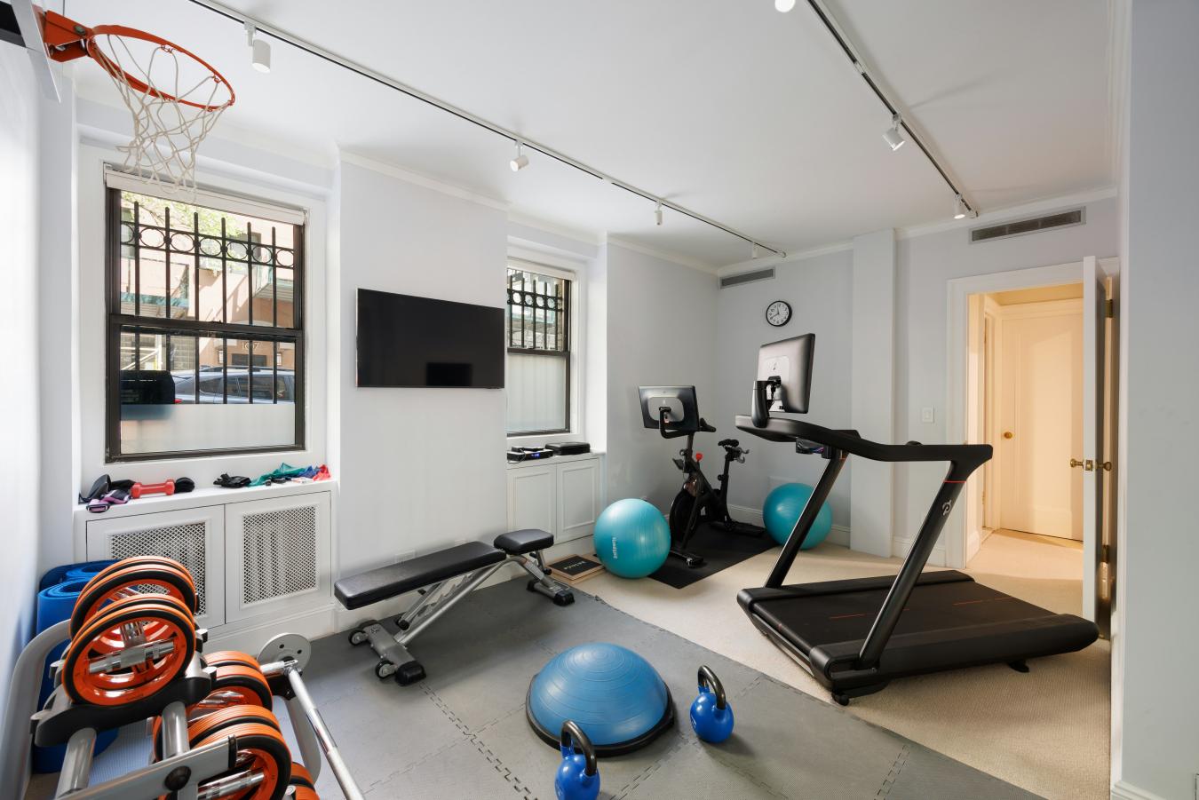 New York, New York, 10028, United States, 5 Bedrooms Bedrooms, ,3 BathroomsBathrooms,Residential,For Sale,2040804