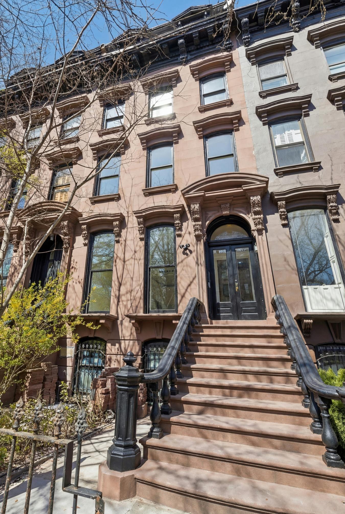 Prospect Heights, New York, 11238, United States, 2 Bedrooms Bedrooms, ,2 BathroomsBathrooms,Residential,For Sale,2040799