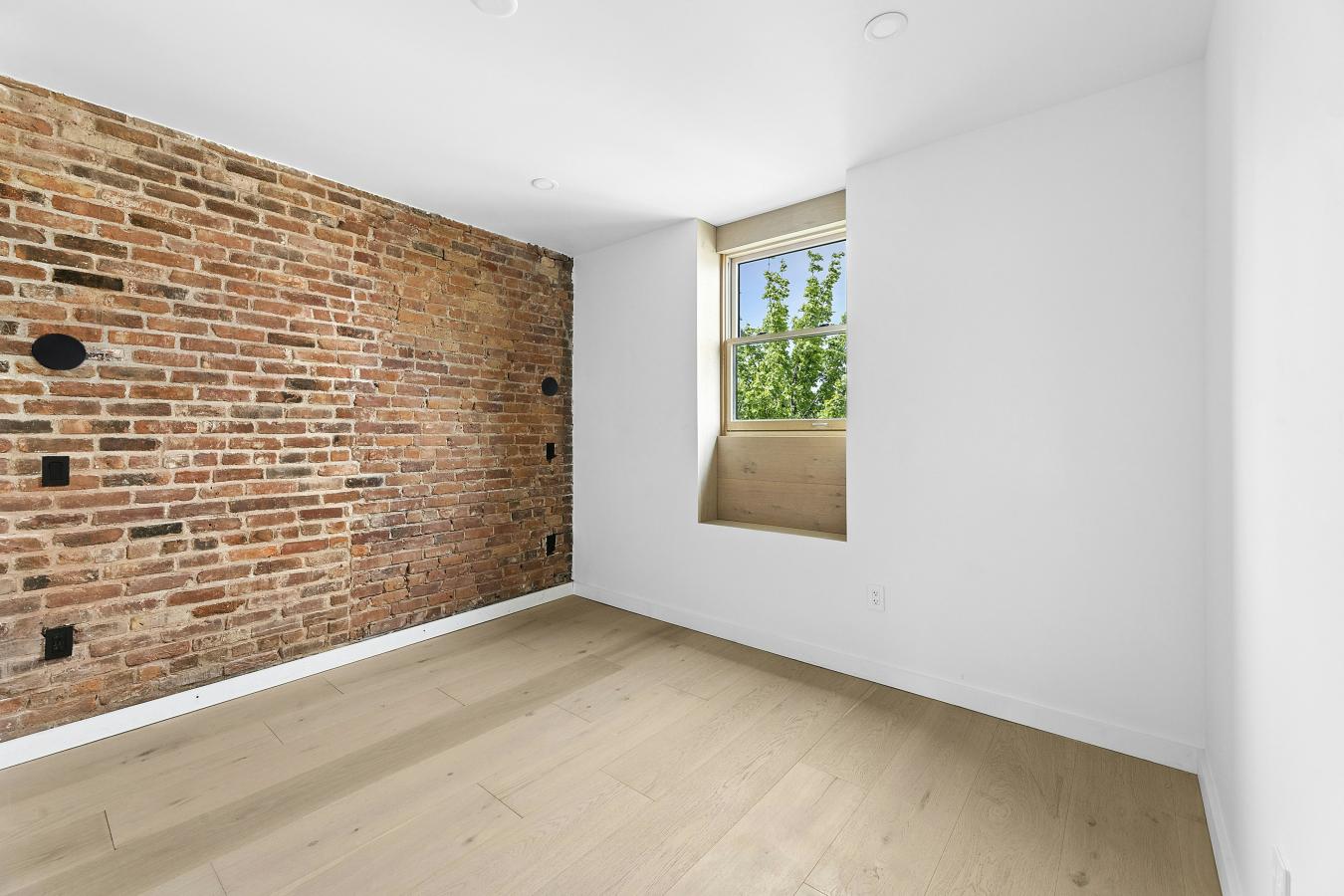Prospect Heights, New York, 11238, United States, 2 Bedrooms Bedrooms, ,2 BathroomsBathrooms,Residential,For Sale,2040799