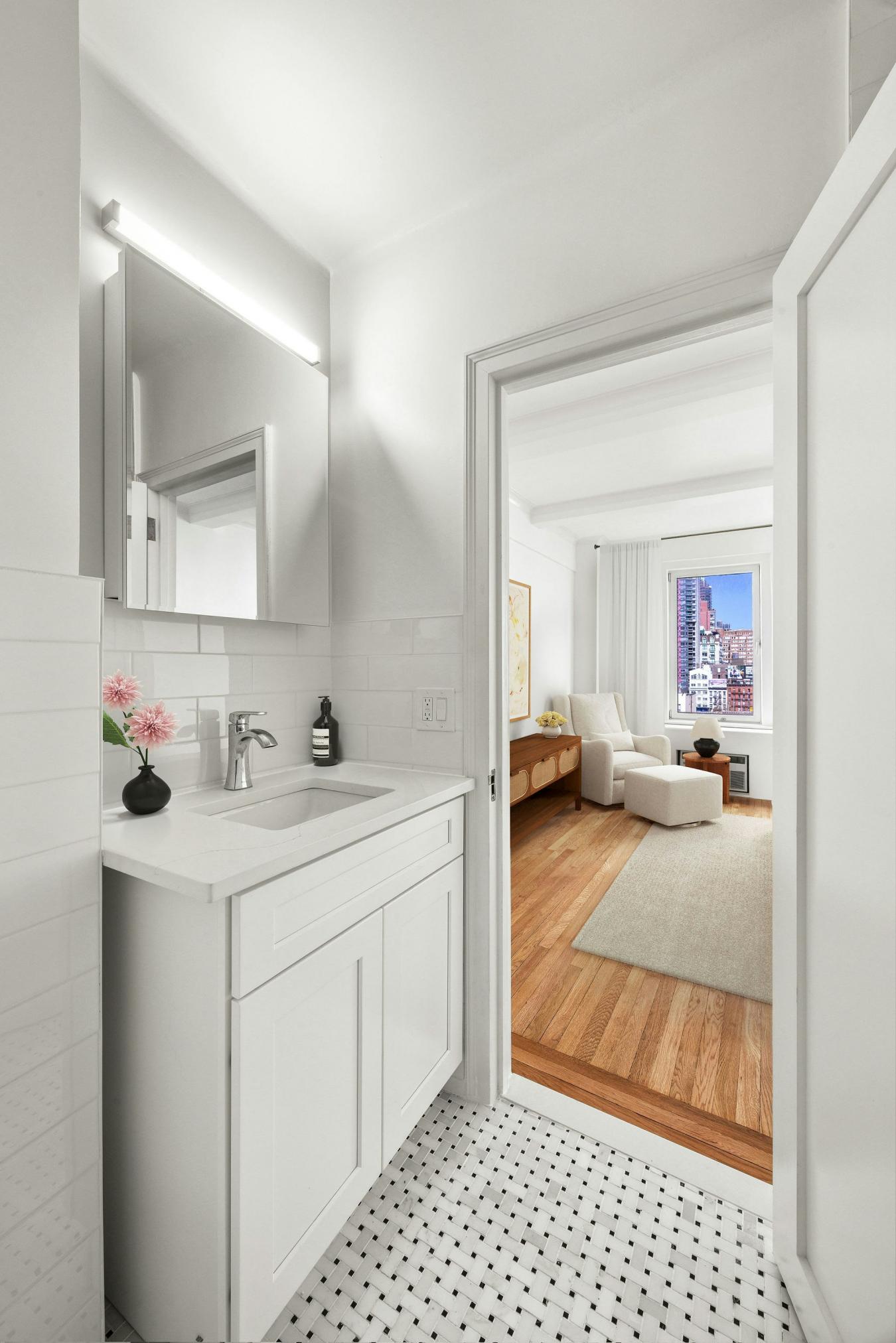 New York, New York, 10022, United States, 2 Bedrooms Bedrooms, ,2 BathroomsBathrooms,Residential,For Sale,2040795