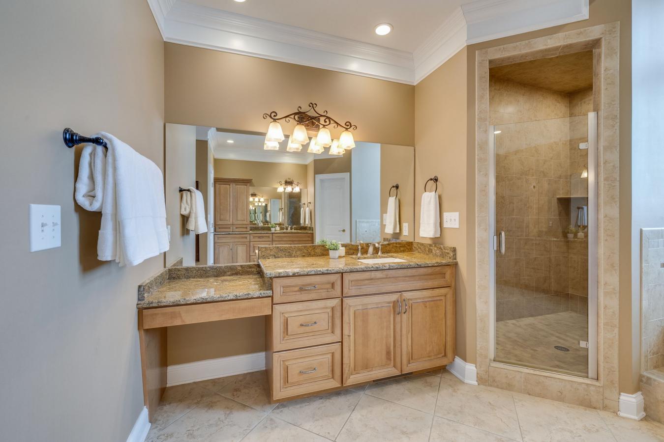 Kingsport, Sullivan, 37664, United States, 6 Bedrooms Bedrooms, ,6 BathroomsBathrooms,Residential,For Sale,2043059