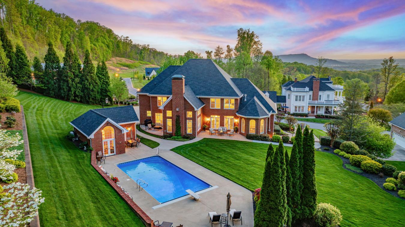 Kingsport, Sullivan, 37664, United States, 6 Bedrooms Bedrooms, ,6 BathroomsBathrooms,Residential,For Sale,2043059