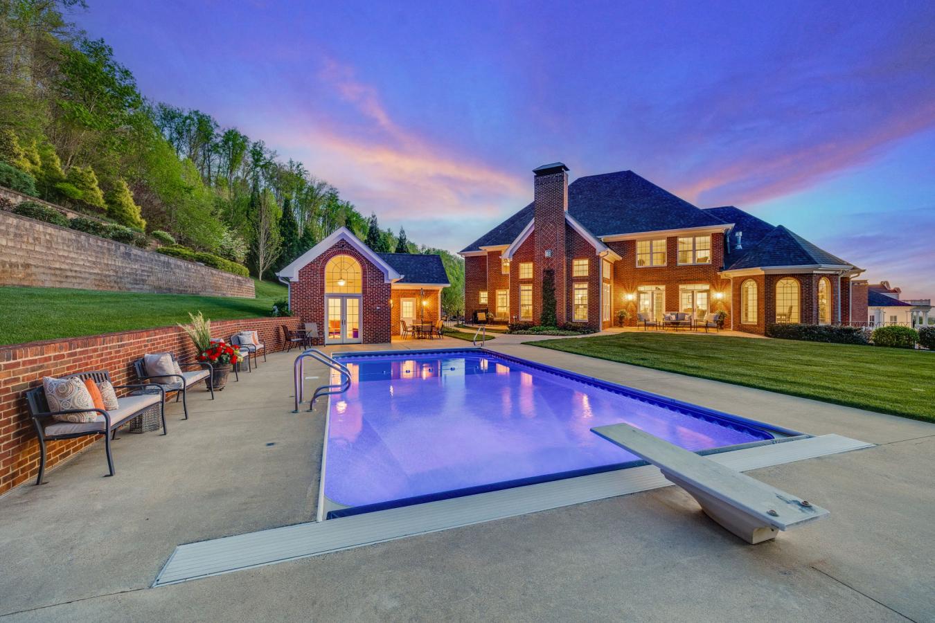 Kingsport, Sullivan, 37664, United States, 6 Bedrooms Bedrooms, ,6 BathroomsBathrooms,Residential,For Sale,2043059