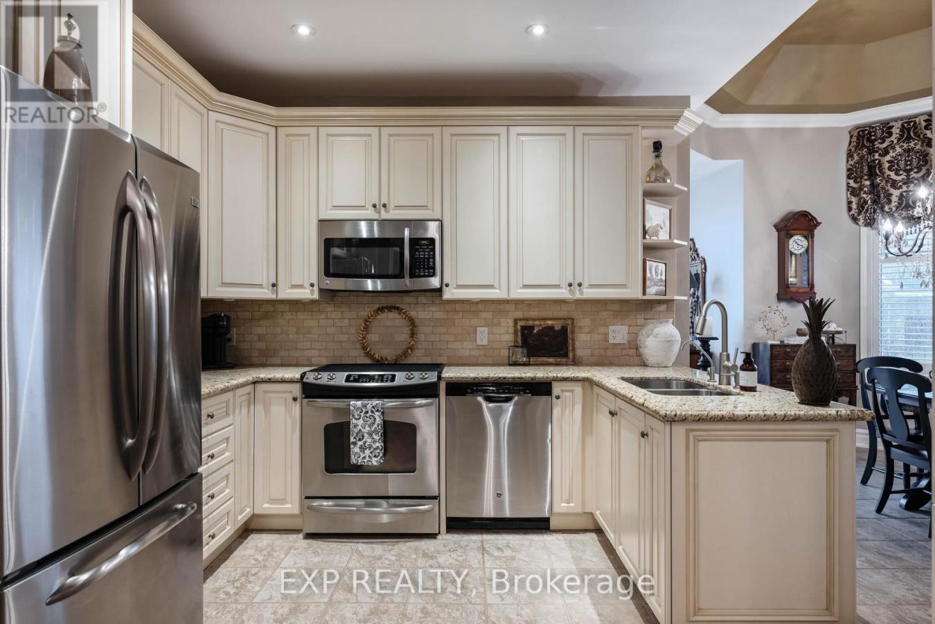 Mono, ON, L9W0B3, Canada, 2 Bedrooms Bedrooms, ,3 BathroomsBathrooms,Residential,For Sale,2040787