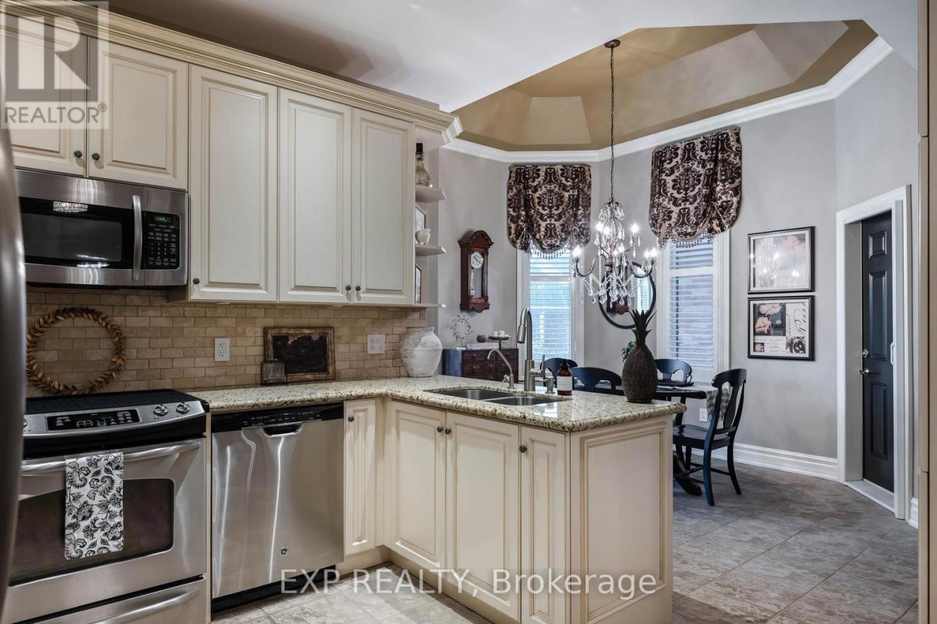 Mono, ON, L9W0B3, Canada, 2 Bedrooms Bedrooms, ,3 BathroomsBathrooms,Residential,For Sale,2040787