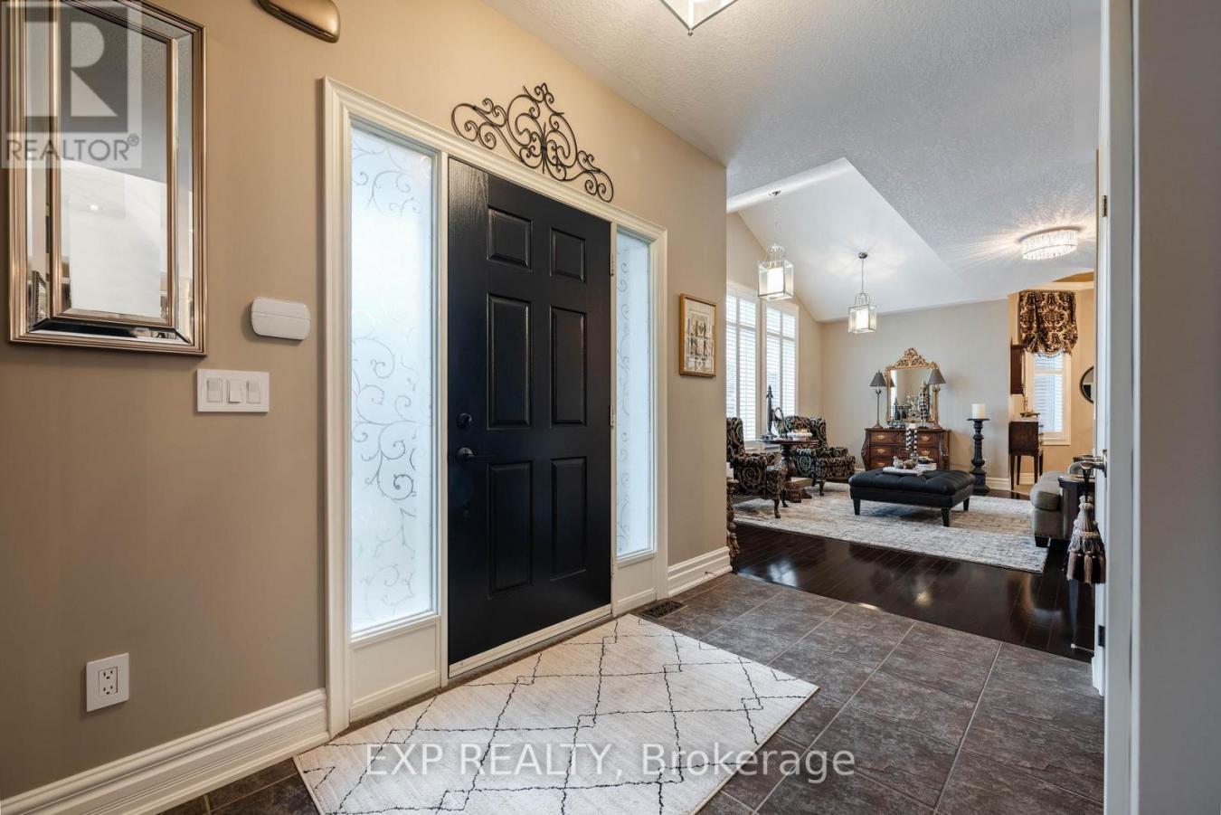 Mono, ON, L9W0B3, Canada, 2 Bedrooms Bedrooms, ,3 BathroomsBathrooms,Residential,For Sale,2040787