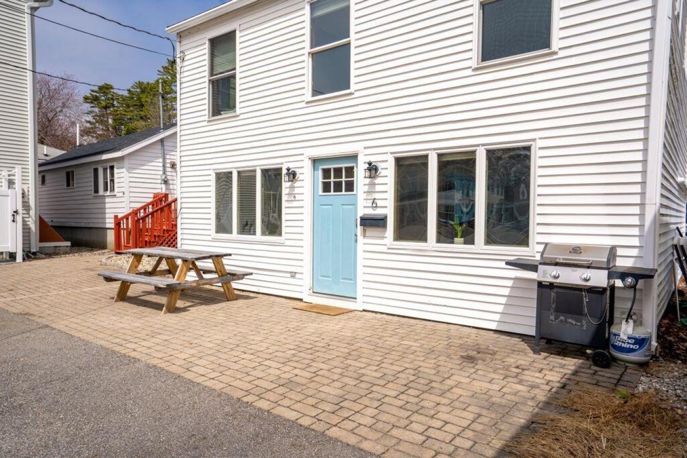 Beach life at its best! A rare opportunity to own a coastal retreat ju – image 10